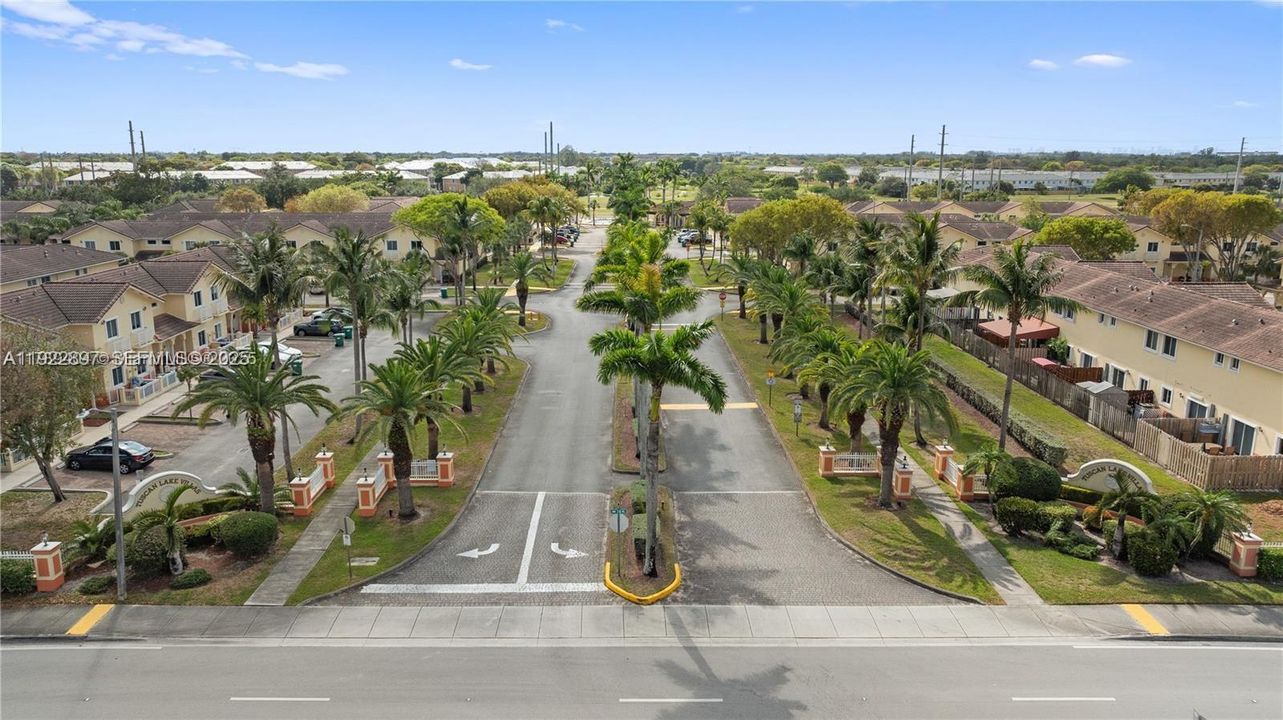 For Sale: $399,999 (2 beds, 2 baths, 1150 Square Feet)