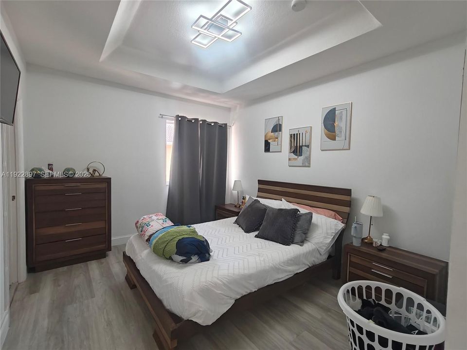 For Sale: $399,999 (2 beds, 2 baths, 1150 Square Feet)