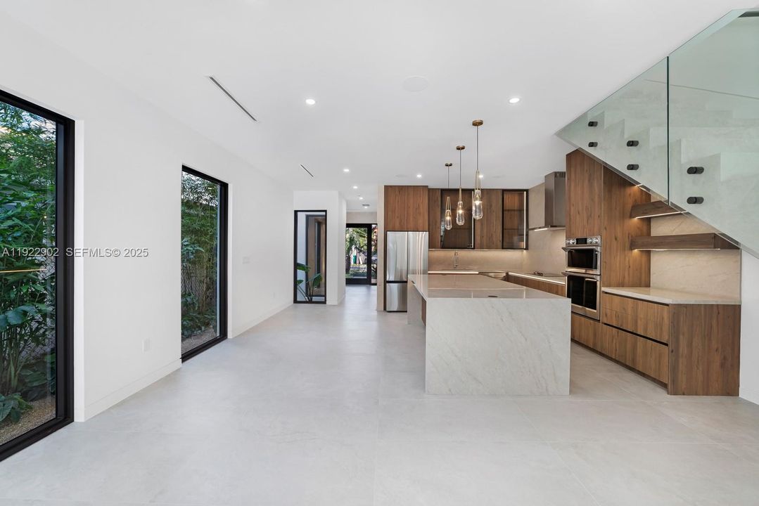 待售: $1,550,000 (4 贝兹, 4 浴室, 2636 平方英尺)