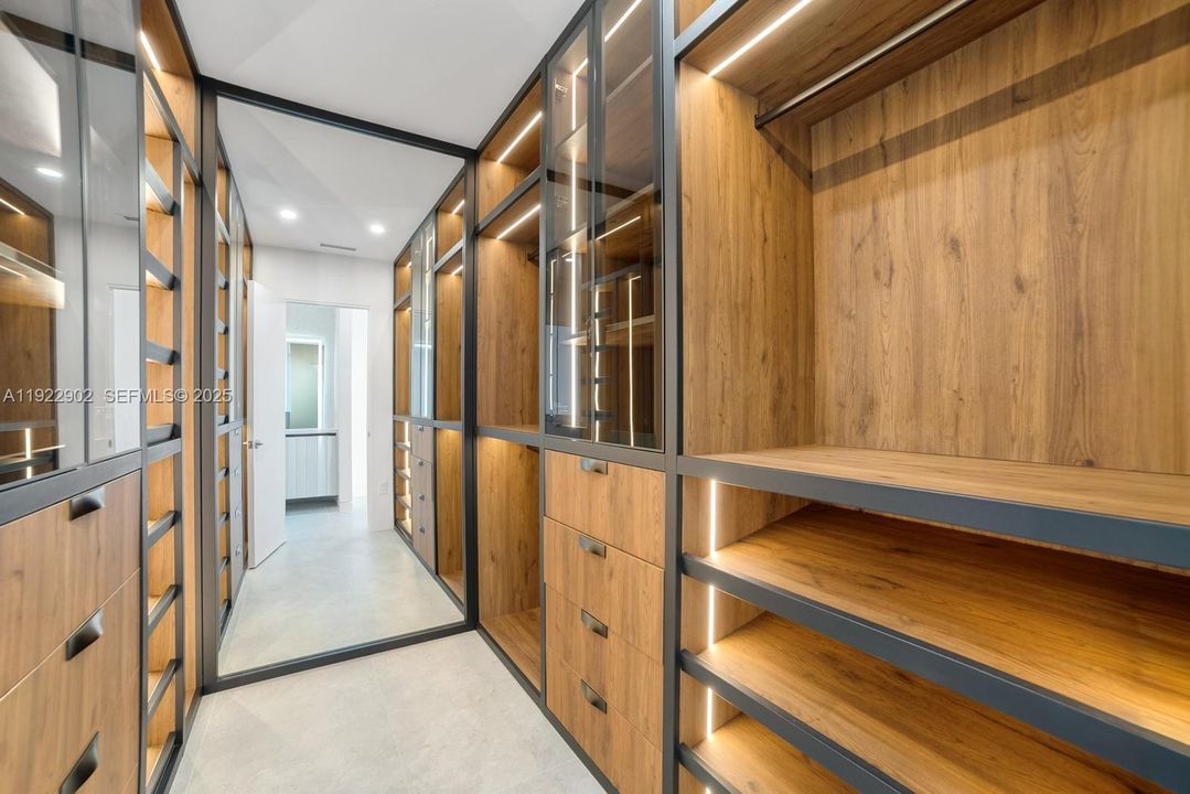 待售: $1,550,000 (4 贝兹, 4 浴室, 2636 平方英尺)