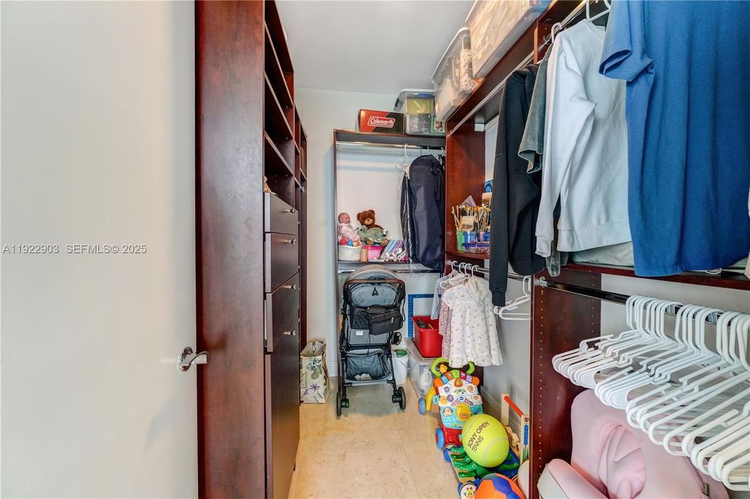 待售: $2,350,000 (3 贝兹, 3 浴室, 2065 平方英尺)