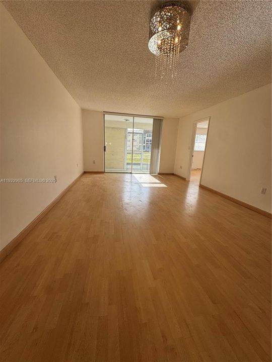 待售: $123,900 (2 贝兹, 2 浴室, 850 平方英尺)