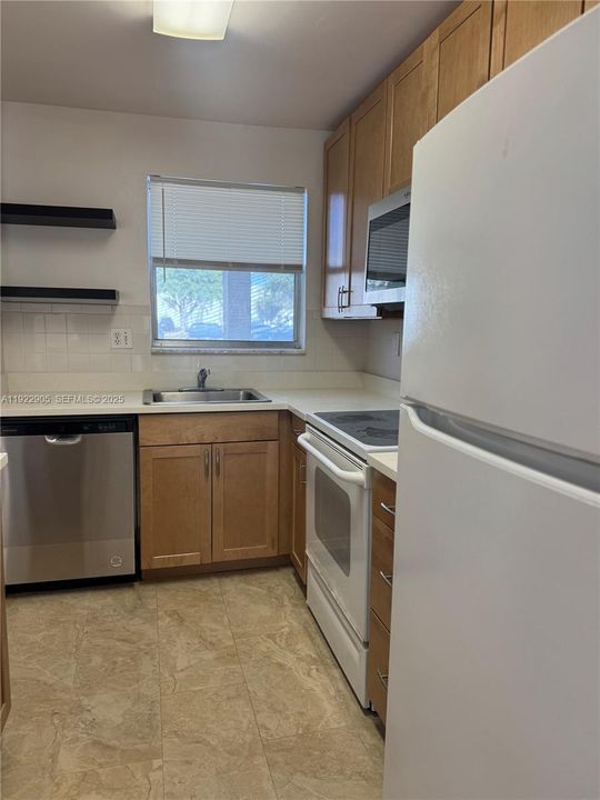 待售: $123,900 (2 贝兹, 2 浴室, 850 平方英尺)