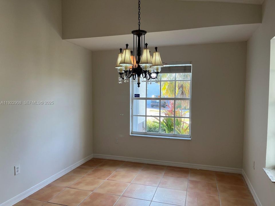 For Sale: $549,000 (3 beds, 2 baths, 1723 Square Feet)