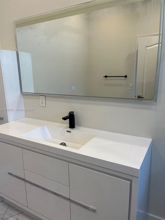 For Sale: $549,000 (3 beds, 2 baths, 1723 Square Feet)