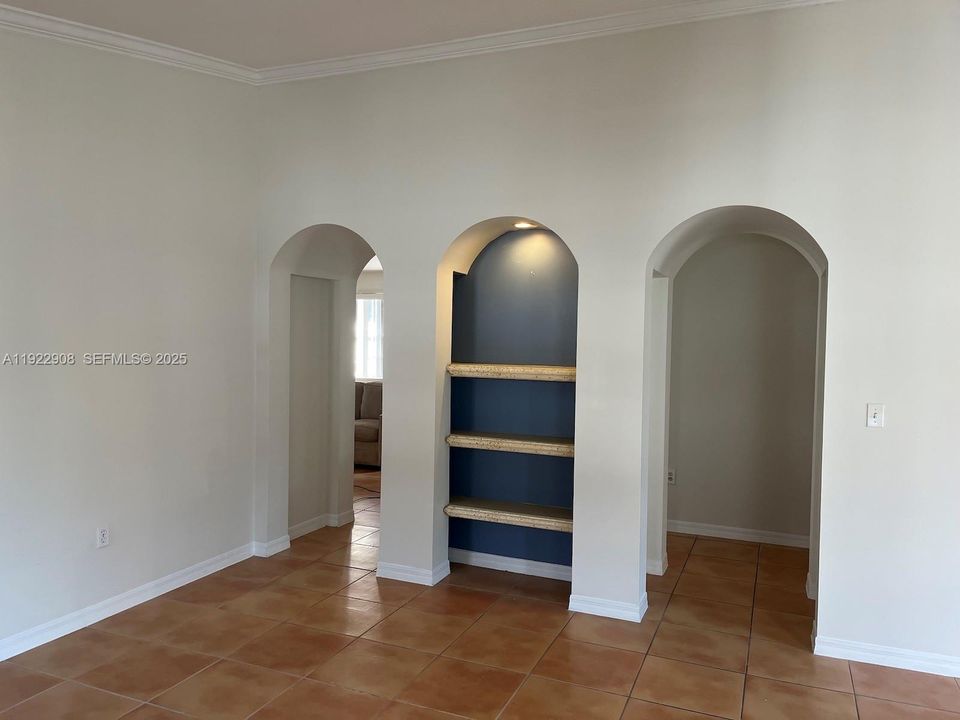 For Sale: $549,000 (3 beds, 2 baths, 1723 Square Feet)