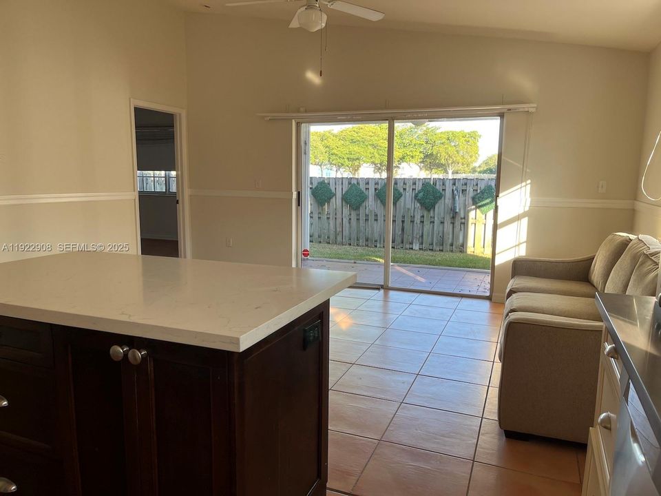 For Sale: $549,000 (3 beds, 2 baths, 1723 Square Feet)