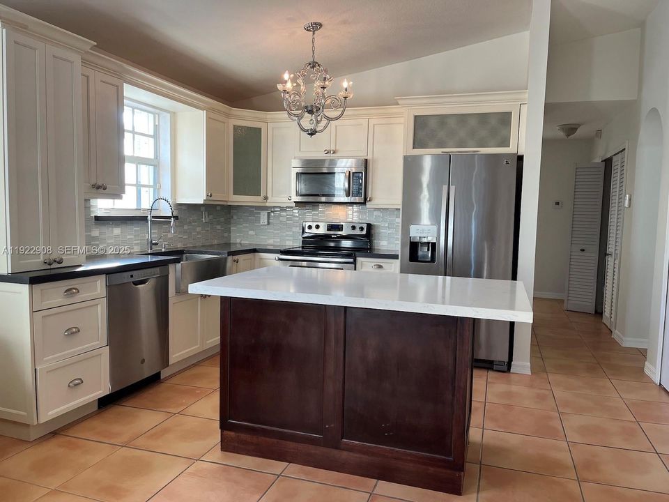 For Sale: $549,000 (3 beds, 2 baths, 1723 Square Feet)