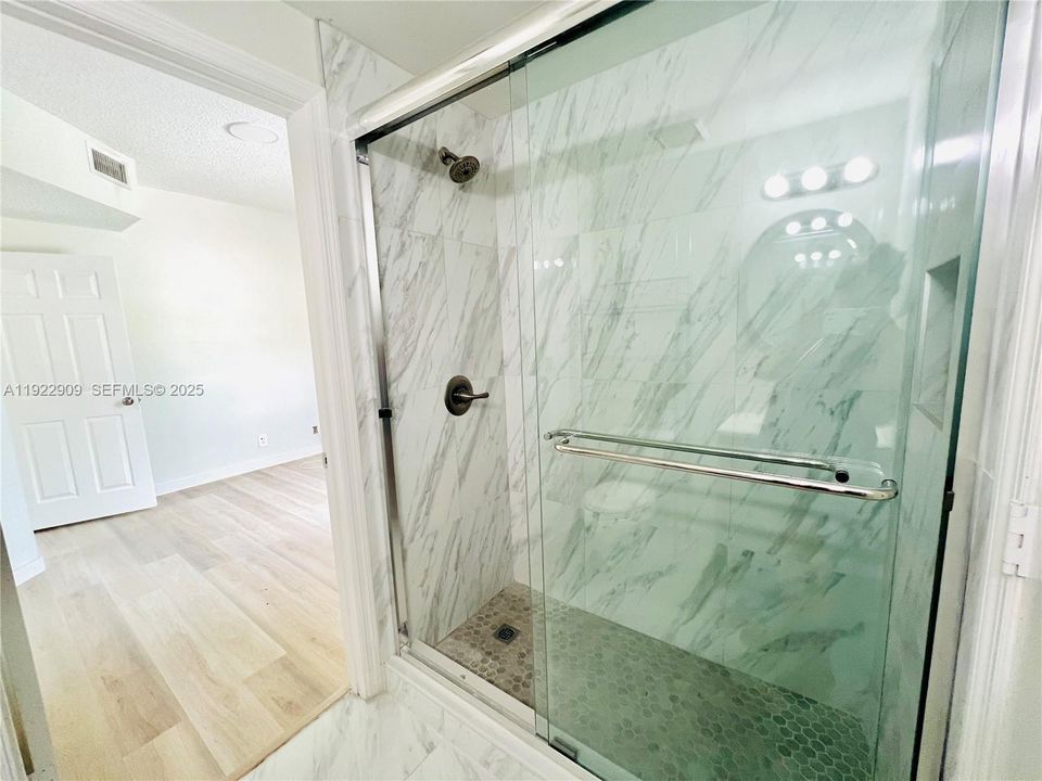 For Rent: $3,550 (3 beds, 2 baths, 1469 Square Feet)