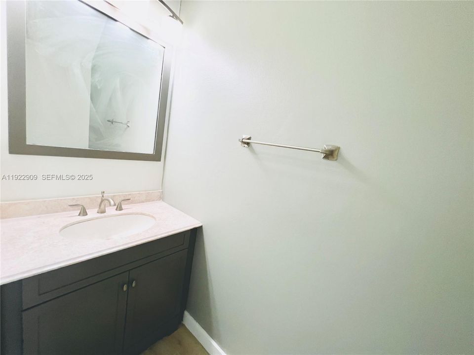 For Rent: $3,550 (3 beds, 2 baths, 1469 Square Feet)