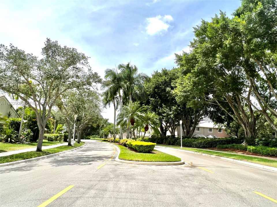 For Rent: $3,550 (3 beds, 2 baths, 1469 Square Feet)