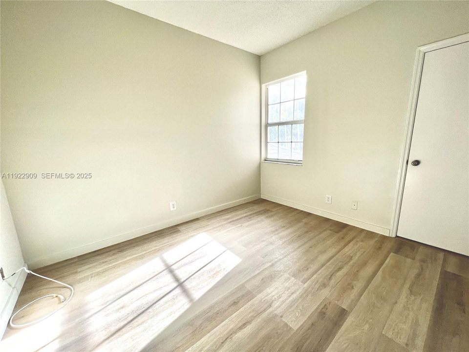 For Rent: $3,550 (3 beds, 2 baths, 1469 Square Feet)