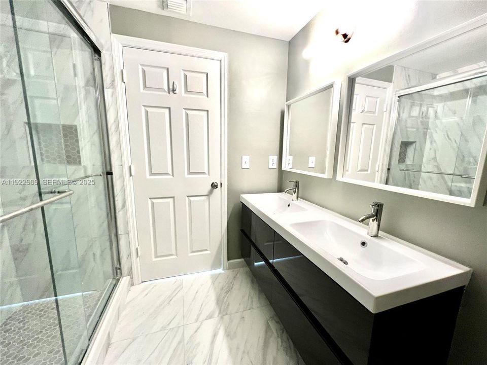 For Rent: $3,550 (3 beds, 2 baths, 1469 Square Feet)