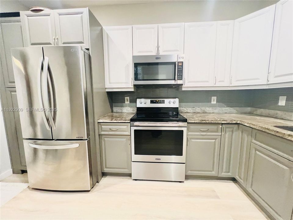 For Rent: $3,550 (3 beds, 2 baths, 1469 Square Feet)