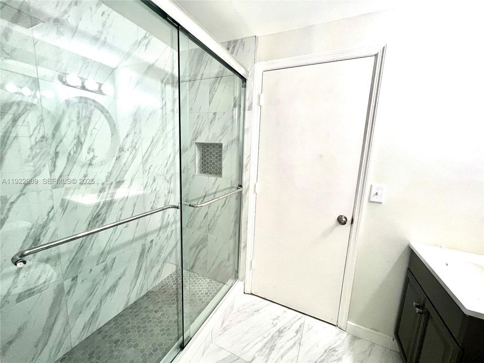 For Rent: $3,550 (3 beds, 2 baths, 1469 Square Feet)