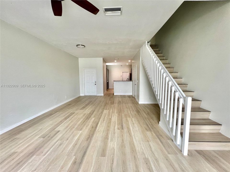 For Rent: $3,550 (3 beds, 2 baths, 1469 Square Feet)