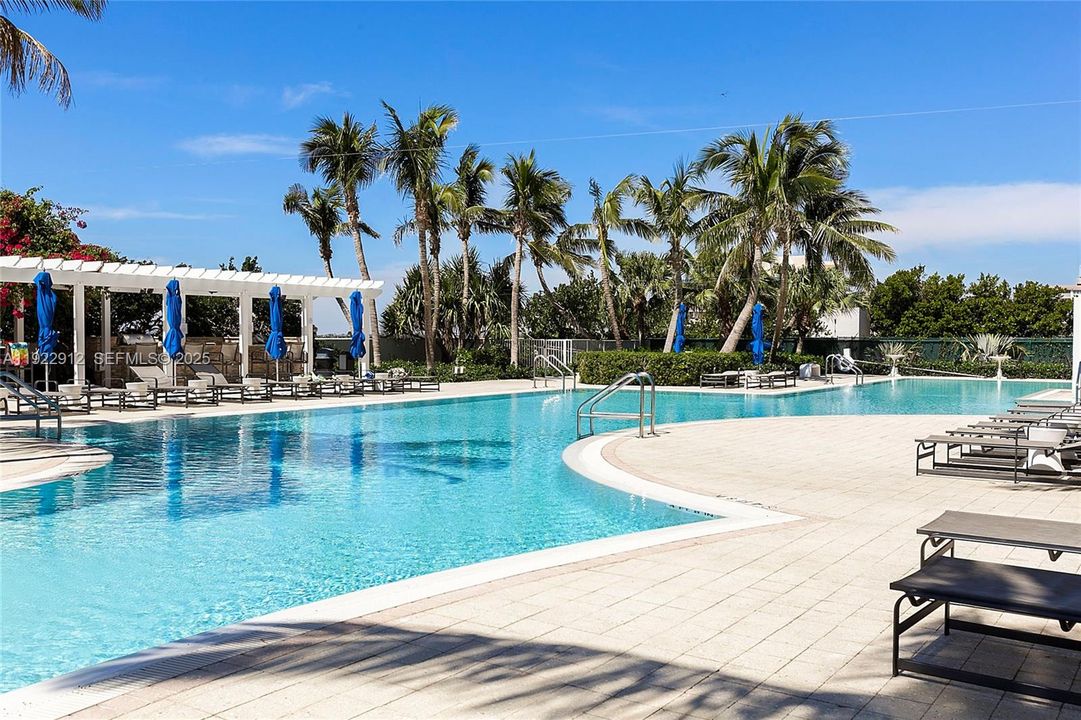 For Rent: $5,200 (2 beds, 2 baths, 1656 Square Feet)