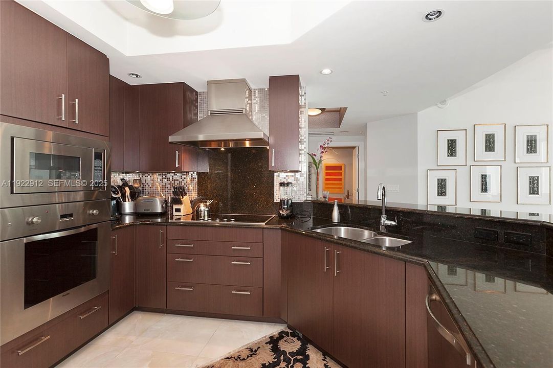 For Rent: $5,200 (2 beds, 2 baths, 1656 Square Feet)