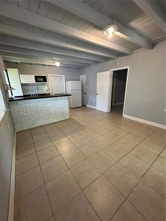 待售: $350,000 (3 贝兹, 2 浴室, 1071 平方英尺)