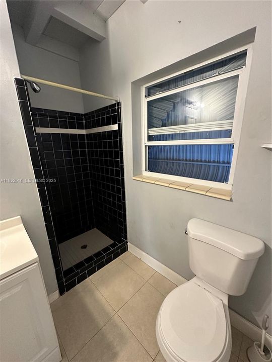 待售: $350,000 (3 贝兹, 2 浴室, 1071 平方英尺)