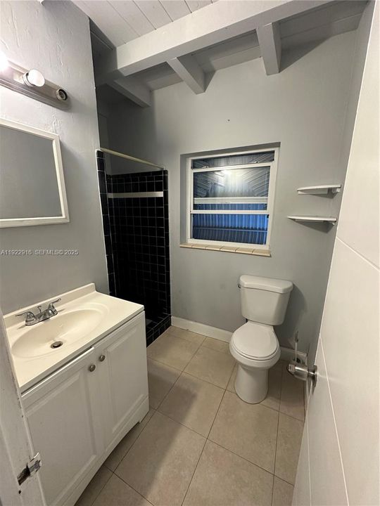 待售: $350,000 (3 贝兹, 2 浴室, 1071 平方英尺)