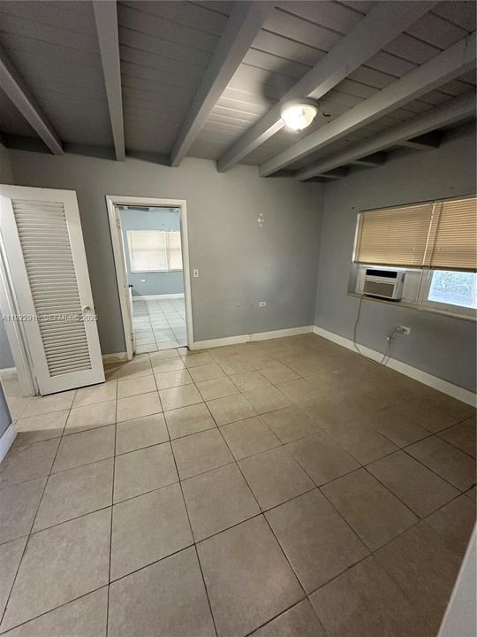 待售: $350,000 (3 贝兹, 2 浴室, 1071 平方英尺)