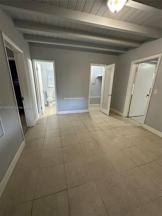 待售: $350,000 (3 贝兹, 2 浴室, 1071 平方英尺)