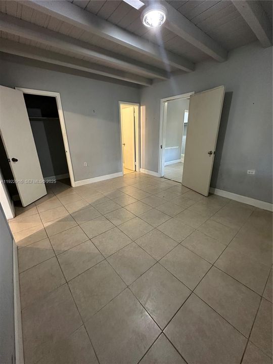 待售: $350,000 (3 贝兹, 2 浴室, 1071 平方英尺)