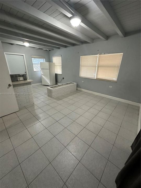 待售: $350,000 (3 贝兹, 2 浴室, 1071 平方英尺)