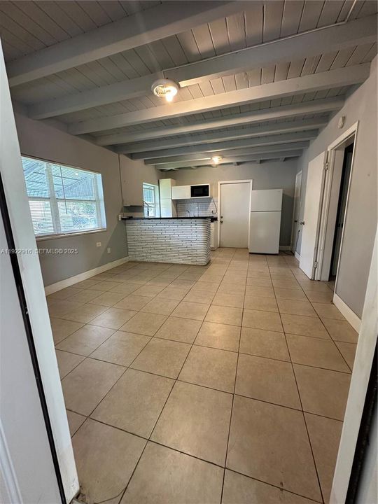 待售: $350,000 (3 贝兹, 2 浴室, 1071 平方英尺)