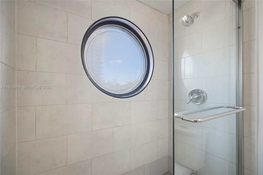 For Rent: $6,500 (3 beds, 2 baths, 1880 Square Feet)