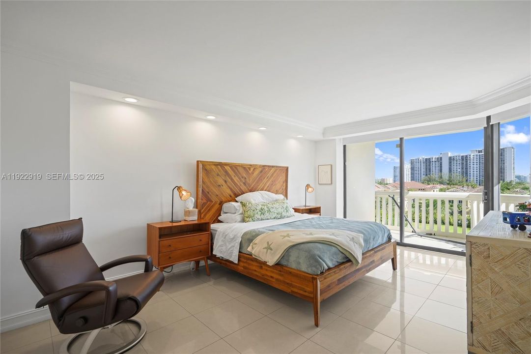 For Rent: $6,500 (3 beds, 2 baths, 1880 Square Feet)