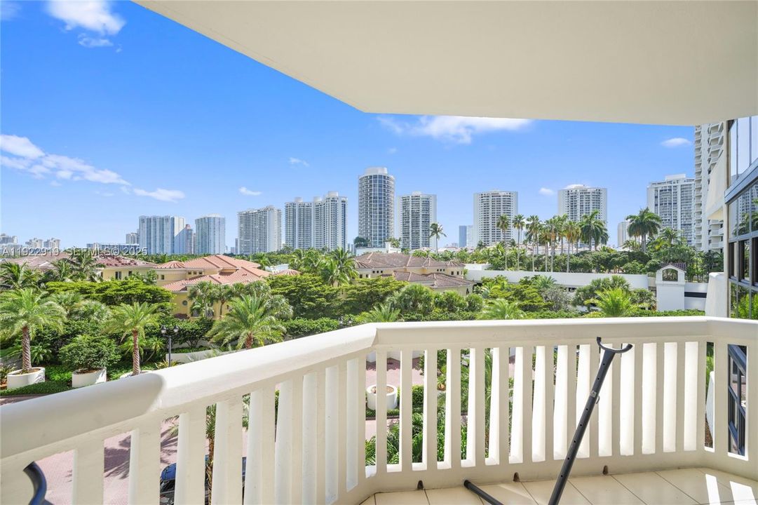 For Rent: $6,500 (3 beds, 2 baths, 1880 Square Feet)