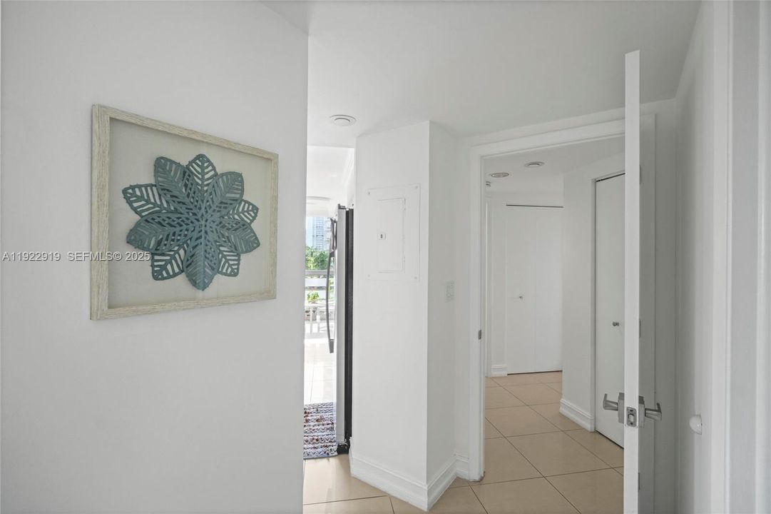 For Rent: $6,500 (3 beds, 2 baths, 1880 Square Feet)