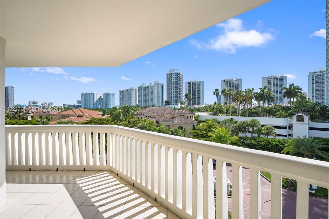 For Rent: $6,500 (3 beds, 2 baths, 1880 Square Feet)