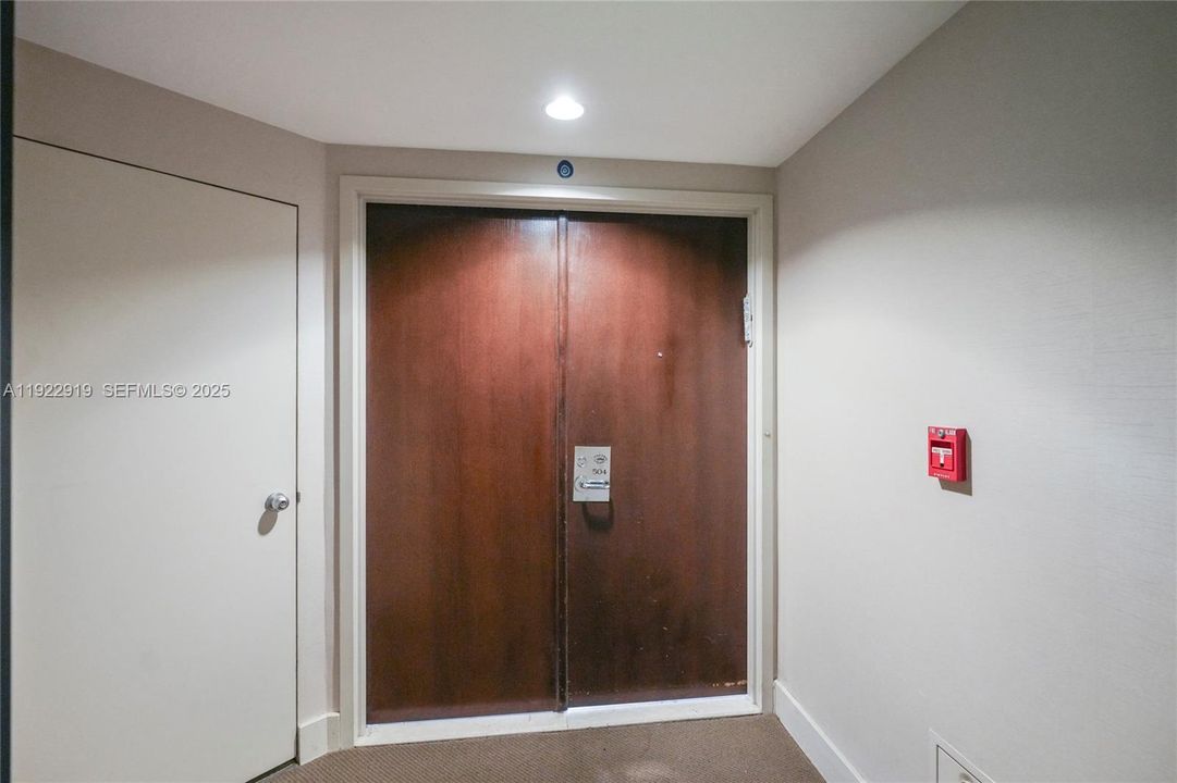 For Rent: $6,500 (3 beds, 2 baths, 1880 Square Feet)