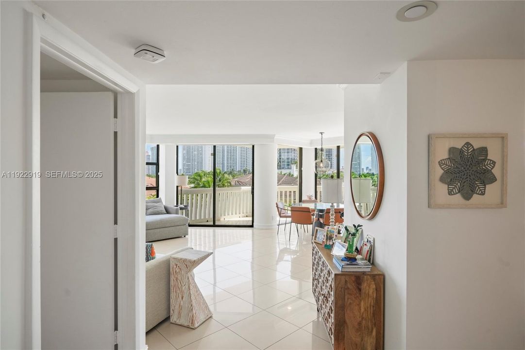 For Rent: $6,500 (3 beds, 2 baths, 1880 Square Feet)