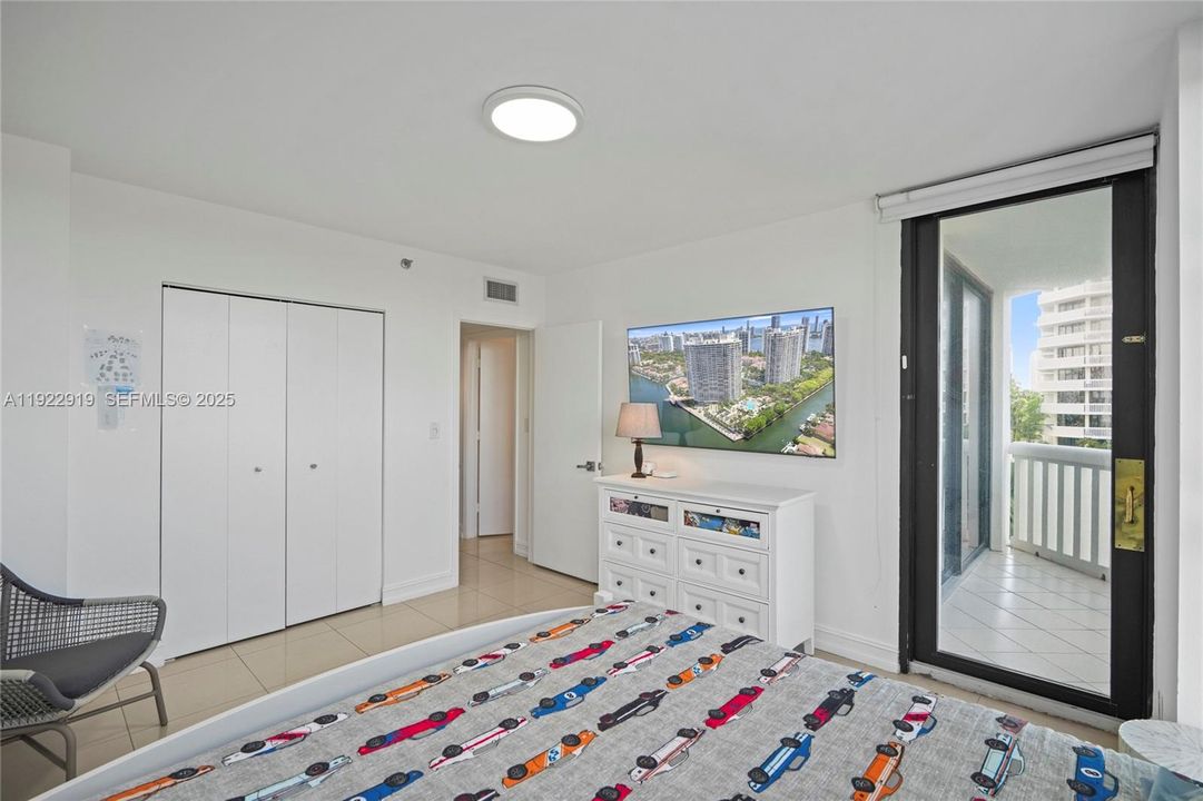 For Rent: $6,500 (3 beds, 2 baths, 1880 Square Feet)