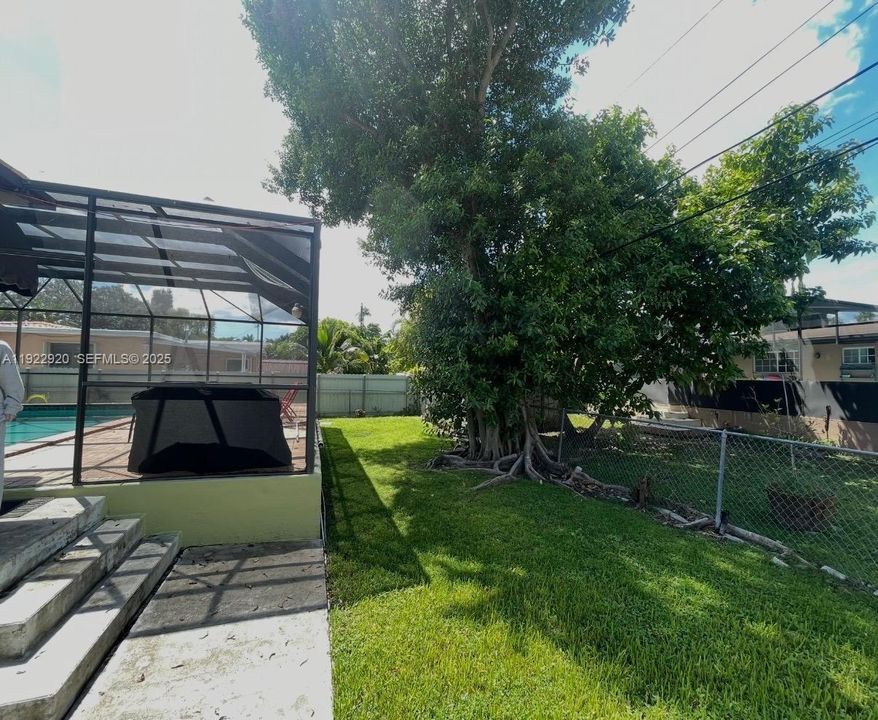 For Rent: $4,999 (3 beds, 2 baths, 2101 Square Feet)