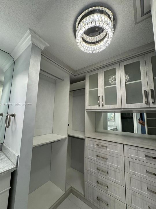 На продажу: $339,900 (3 спален, 2 ванн, 1093 Квадратных фут)