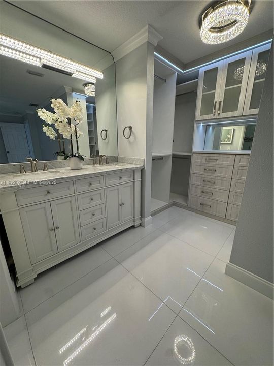 На продажу: $339,900 (3 спален, 2 ванн, 1093 Квадратных фут)