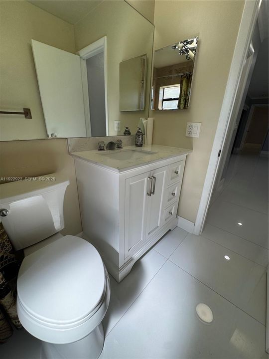 На продажу: $339,900 (3 спален, 2 ванн, 1093 Квадратных фут)