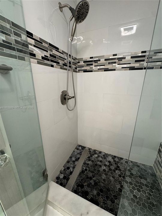 На продажу: $339,900 (3 спален, 2 ванн, 1093 Квадратных фут)