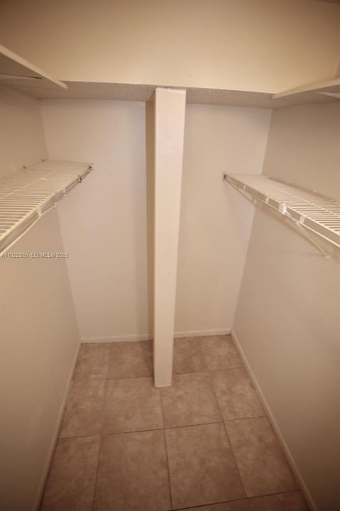 For Sale: $164,500 (2 beds, 2 baths, 1290 Square Feet)