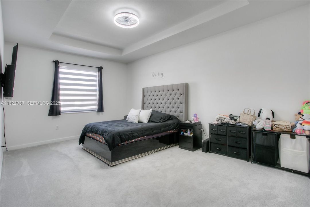 На продажу: $539,900 (3 спален, 2 ванн, 1812 Квадратных фут)