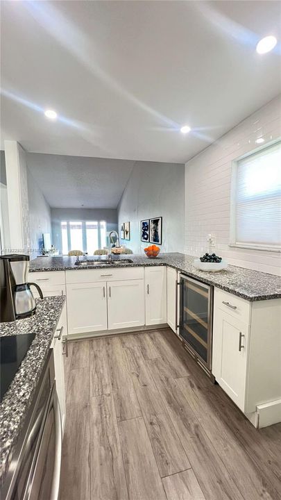 待售: $405,000 (3 贝兹, 2 浴室, 1427 平方英尺)