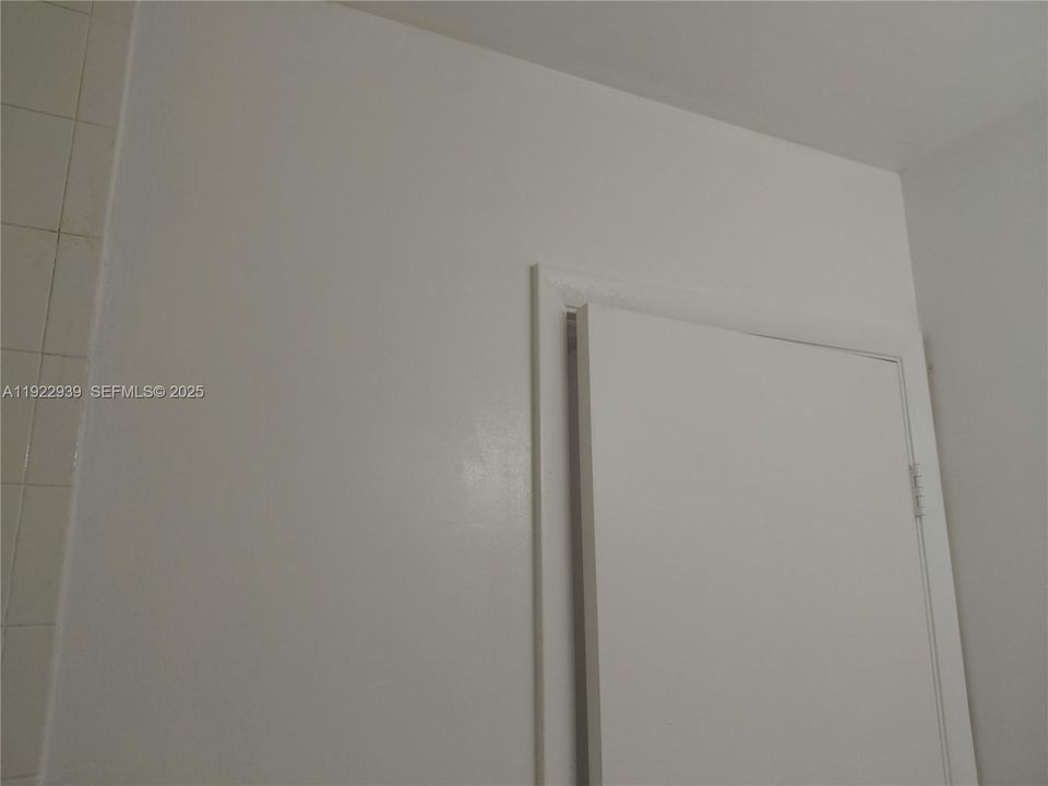 For Rent: $2,650 (4 beds, 2 baths, 1086 Square Feet)