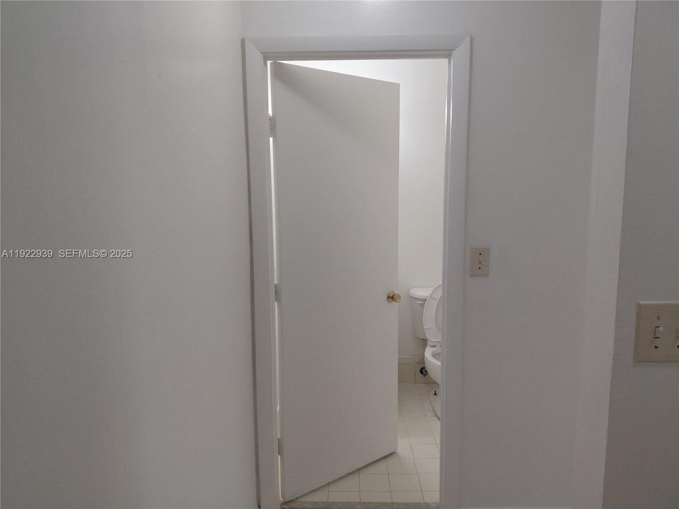 For Rent: $2,650 (4 beds, 2 baths, 1086 Square Feet)