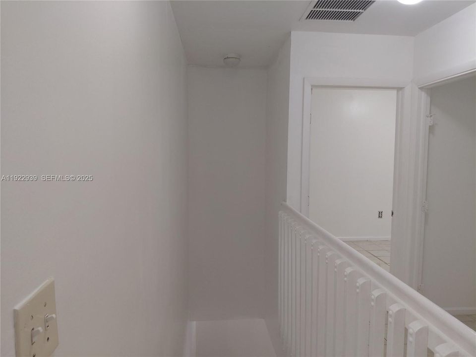 For Rent: $2,650 (4 beds, 2 baths, 1086 Square Feet)