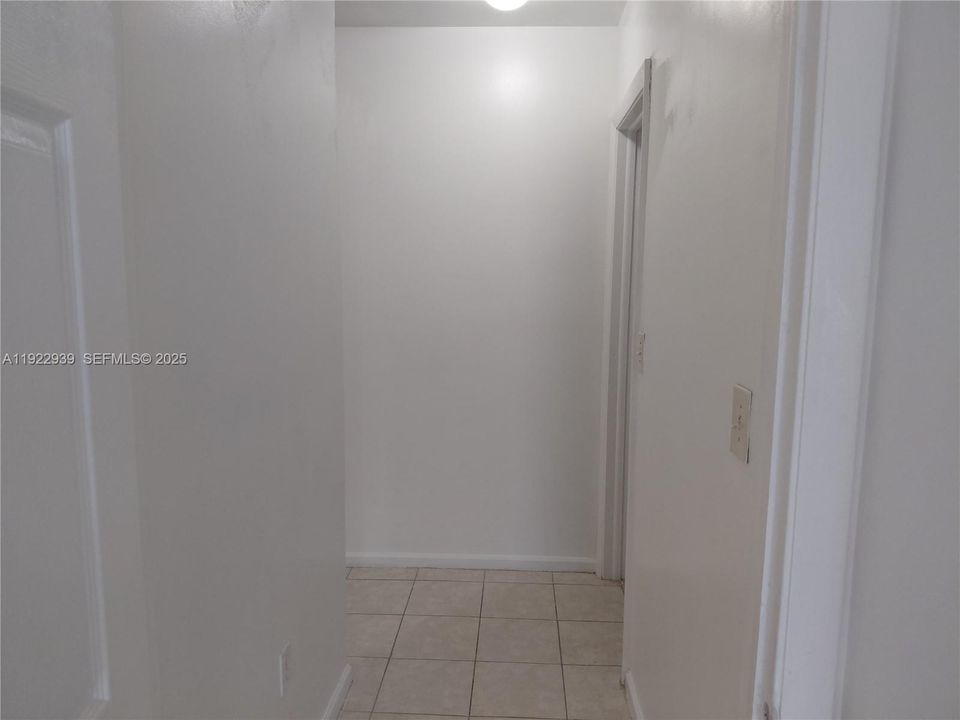 For Rent: $2,650 (4 beds, 2 baths, 1086 Square Feet)